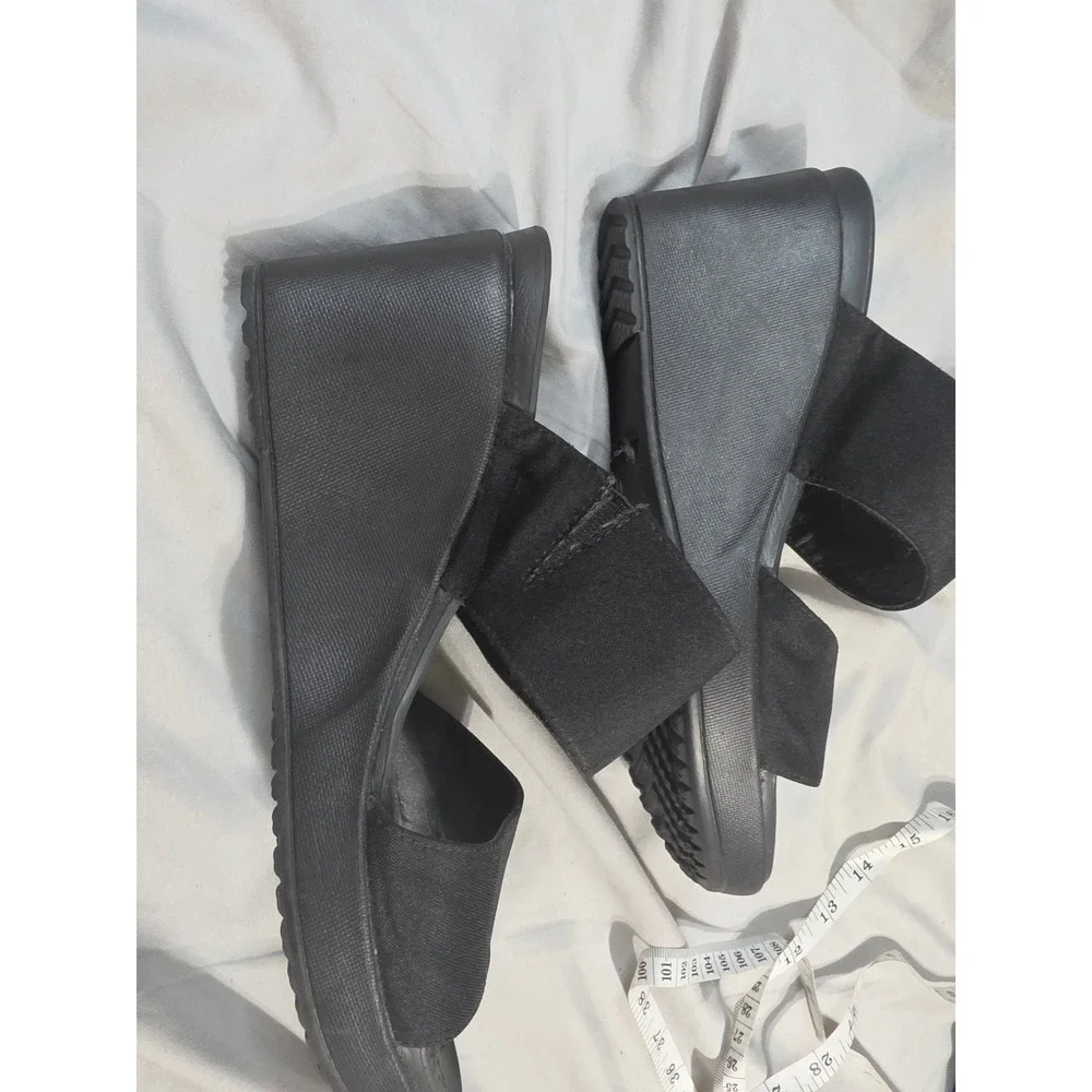 Crocs Leigh II Black Wedge Sandals Womens 9 Two Strap Platform Slides 202512